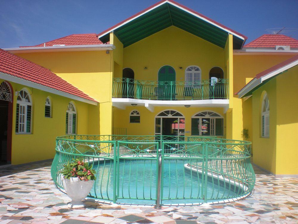 Villa Sonate Runaway Bay Exteriör bild