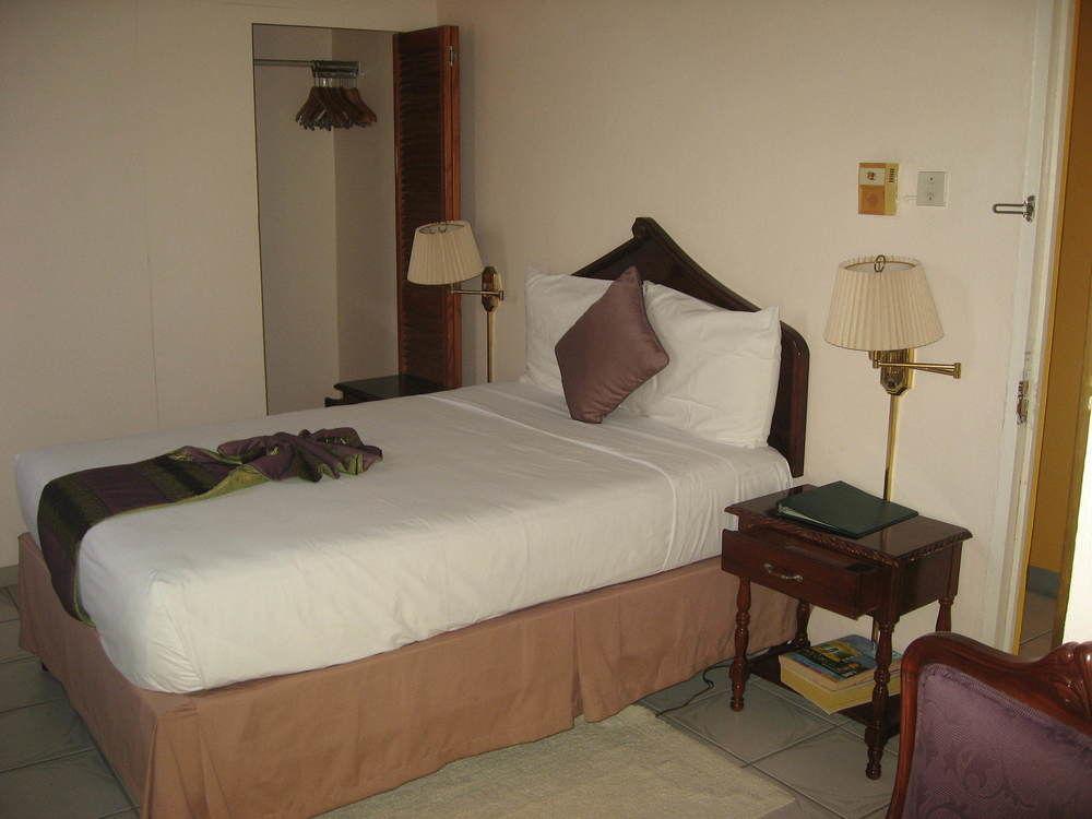 Villa Sonate Runaway Bay Exteriör bild