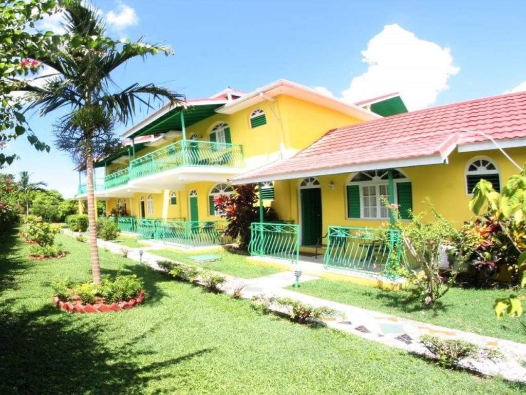 Villa Sonate Runaway Bay Exteriör bild