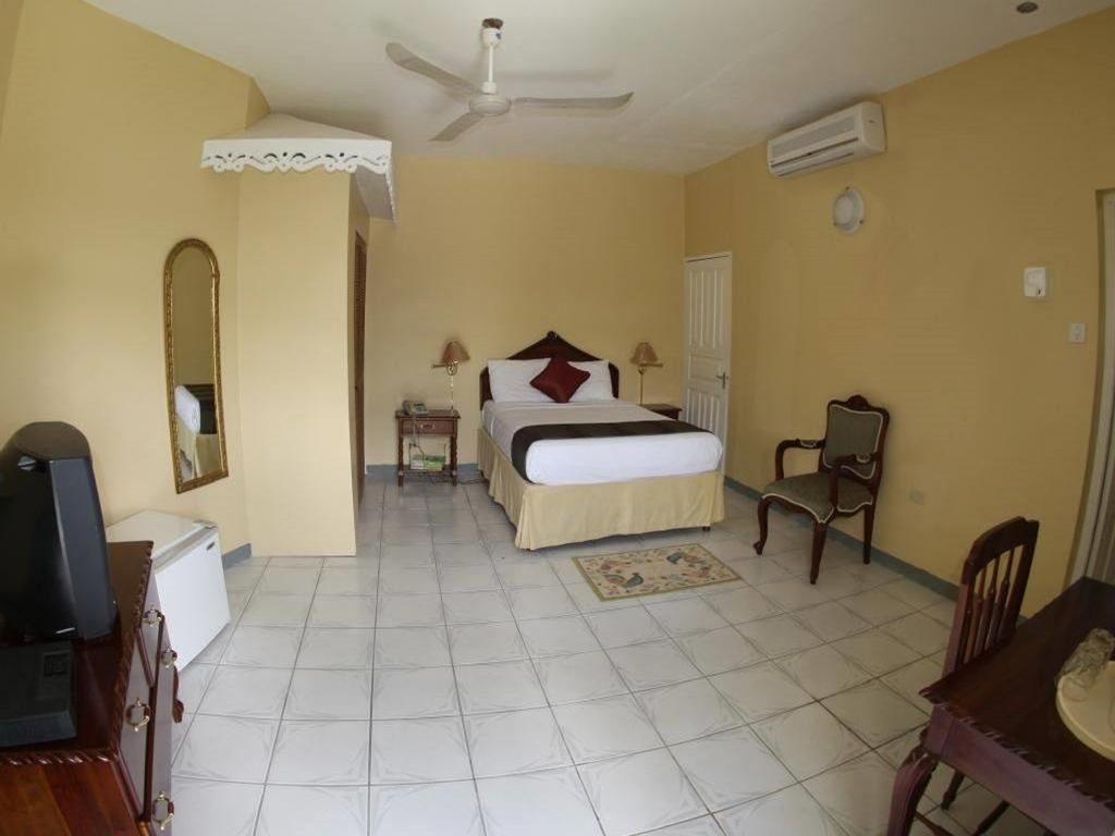 Villa Sonate Runaway Bay Exteriör bild